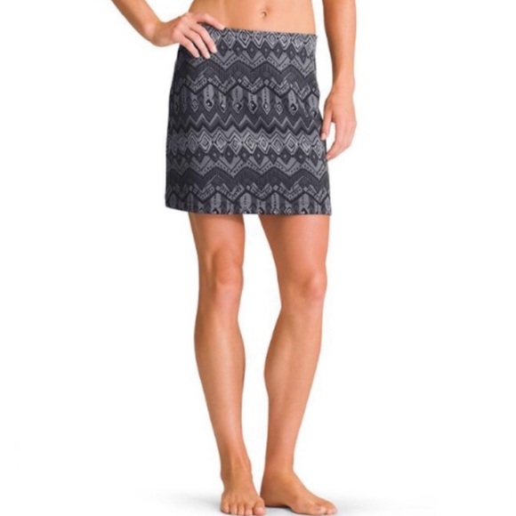 Athleta Tech Stretch Skirt - Picture 3 of 13